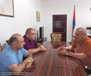 Արցախի ԱԺ նախագահն այցելել է ՀՀ-ում Արցախի կառավարության օպերատիվ շտաբ