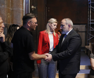 Փաշինյանը ներկա է գտնվել Ռաֆայել Քոթանջյանի հոգեհանգստի արարողությանը