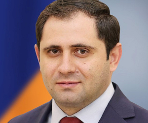 Պաշտպանության նախարարը մեկնել է Մոսկվա