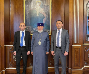 Ամենայն Հայոց Կաթողիկոսն ընդունել է Արցախի պետնախարարին և ՄԻՊ-ին
