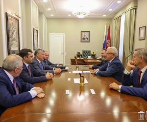 Հակոբ Արշակյանը Ռուսաստանում հանդիպել է Կրասնոյարսկի երկրամասի ղեկավարին