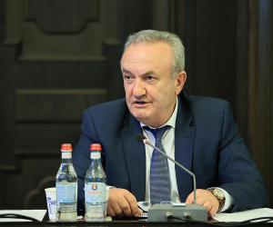 ԿԳՄՍ նախարարի իրարամերժ հայտարարությունները Հատիսի վրա Քրիստոսի արձանը տեղադրելու վերաբերյալ