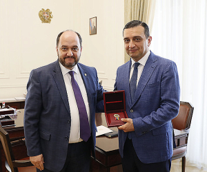 Երևանի պետական բժշկական համալսարանի ռեկտորը պարգևատրվել է ՀՀ վարչապետի հուշամեդալով