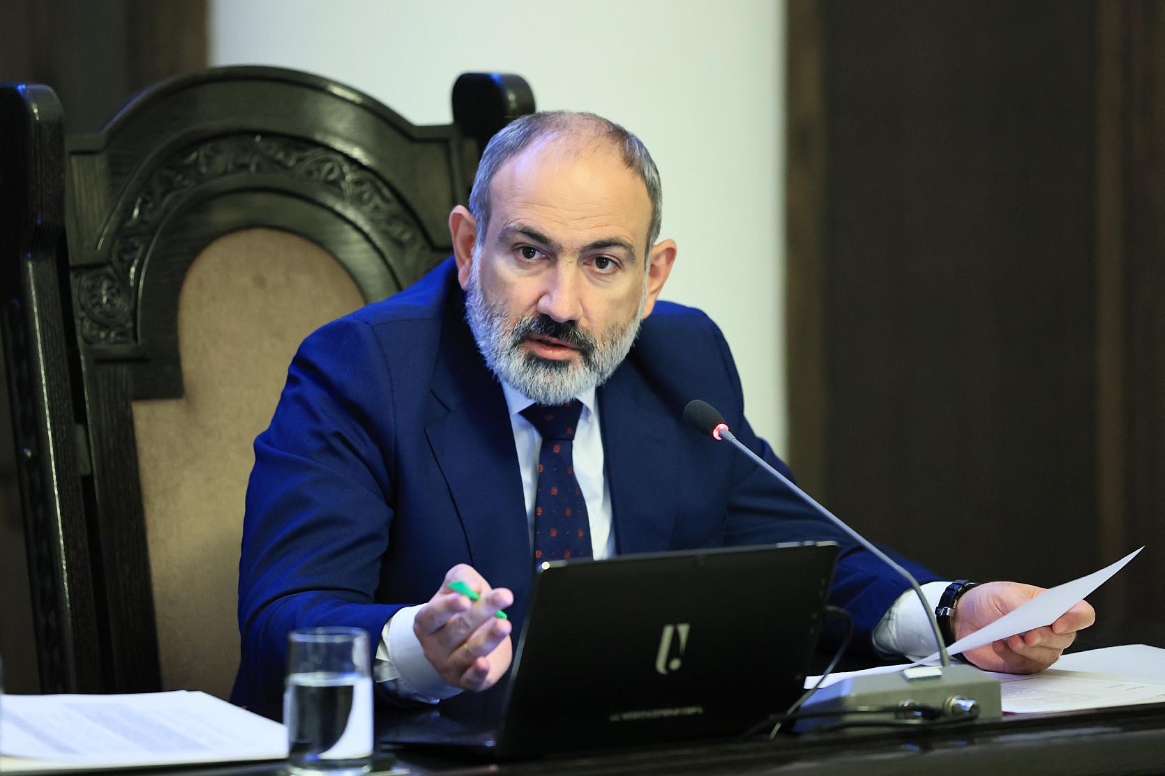Премьер министр ирана. Премьер министр Армении 2022. Папикян и Пашинян.