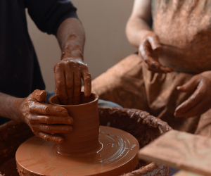 Traditions of Kütahya’s Armenian Ceramic Artisans Preserved and Reinterpreted in Gyumri