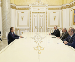 Премьер-министр Пашинян принял Сергея Нарышкина