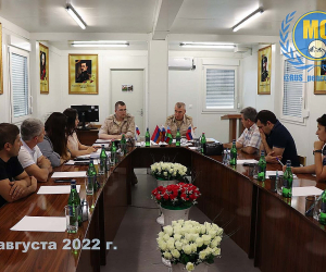 Russian Peacekeeper Commander Meets with Karabakh Civil Society and Opposition Representatives