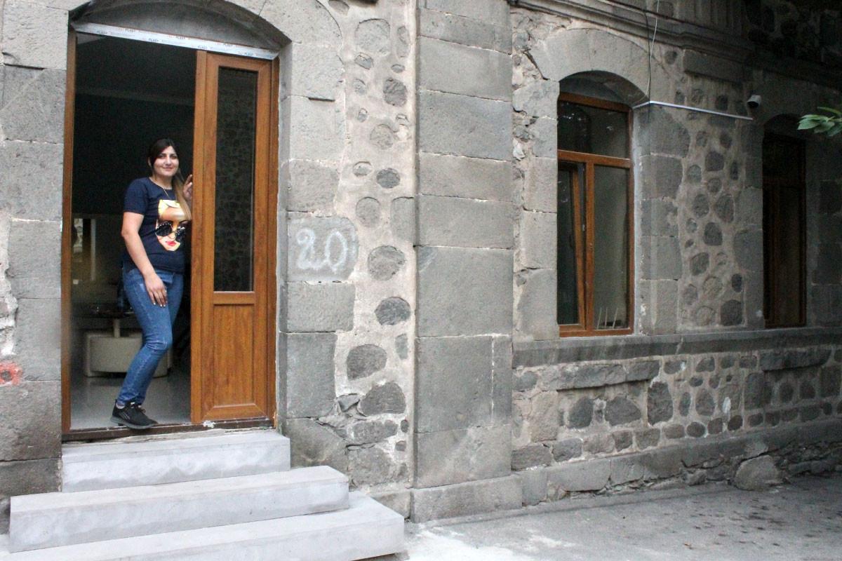 Satineh Dallakyan: From Farming in Artsakh to Owning a Beauty Salon in Goris