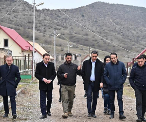 Former Armenian HRD Criticizes Pashinyan Government for Handing Over Armenian Settlements in Lachin Corridor