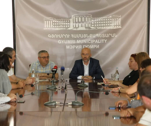ՍԱՏՄ ղեկավարը հանդիպել է Գյումրու փոխհամայնքապետի հետ