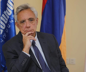 Այսօր հայկական դիվանագիտության առաջնային խնդիրն է հավասարակշռված օրակարգով մտնել երկարատև բանակցությունների մեջ․ Վ․ Օսկանյան