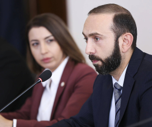 Armenian Foreign Minister Calls on Baku to Cease Hostilities, Return All POWs