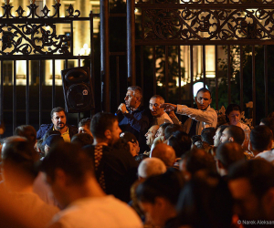 Armenian Opposition MPs Launch No-Confidence Initiative