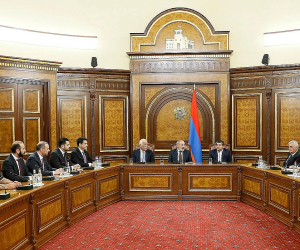«Այս փուլում Արցախի կարգավիճակի հետ կապված որևէ փաստաթուղթ չի քննարկվում». Արայիկ Հարությունյան