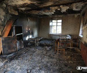 В Сотке повреждено 55-60 домов: министр ЧС представил данные 