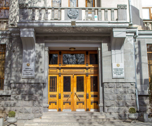 Արգելանք է կիրառվել Վանաձորի նախկին ղեկավարի կողմից ապօրինի օտարված հողամասի նկատմամբ