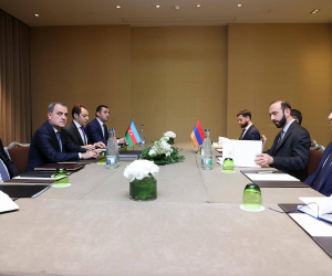 Armenian, Azerbaijani Foreign Ministers Discuss Peace Treaty Details