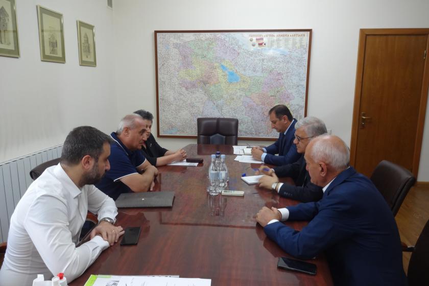 Քաղաքաշինության կոմիտեում «Արարատցեմենտի» հետ քննարկվել է ցեմենտի որակի խնդիրը