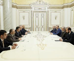 Artsakh Delegation, Pashinyan Discuss Karabakh Issue