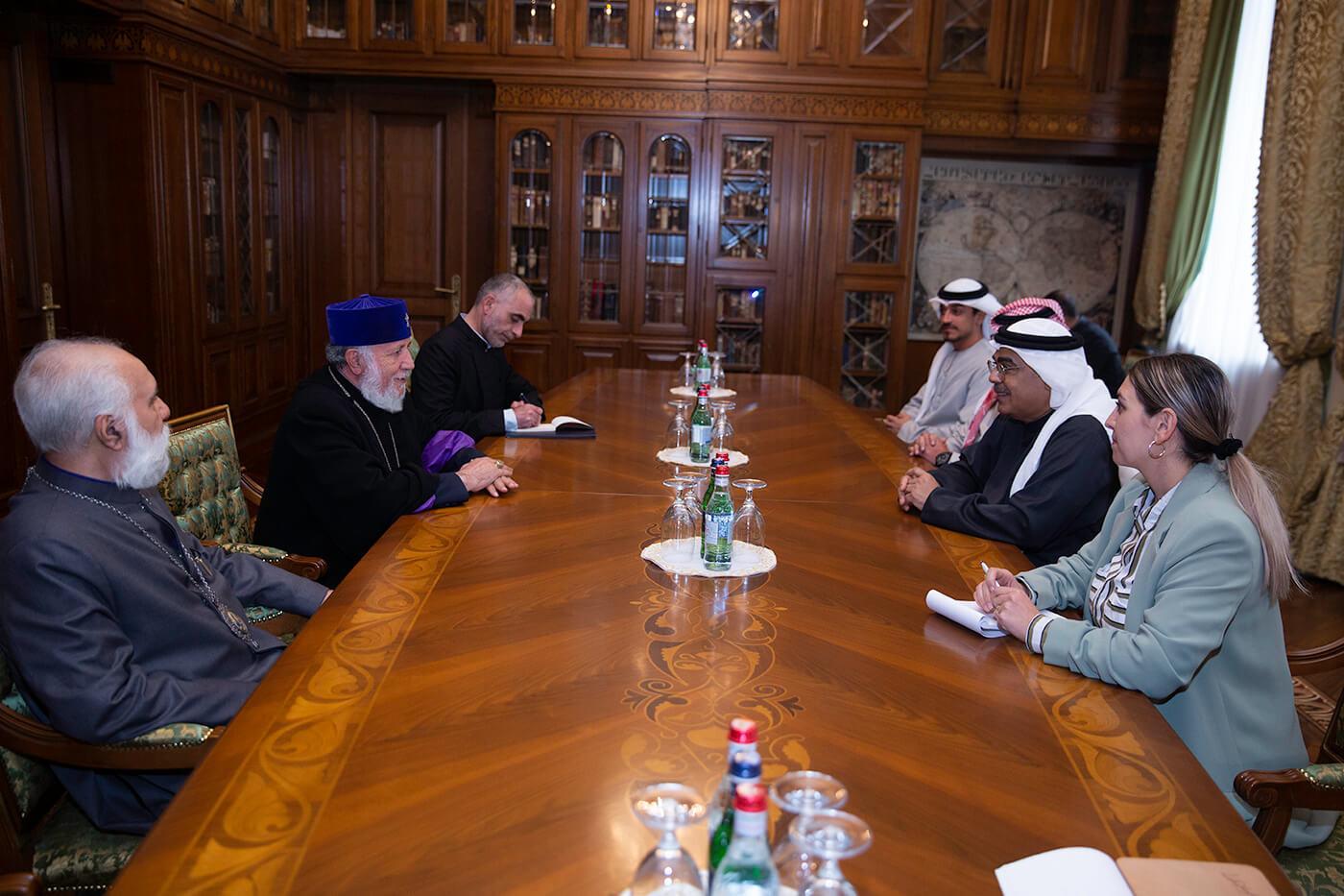 Garegin II, Sharjah Heritage Institute Chairman Meet in Etchmiadzin