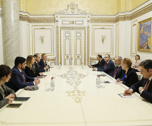 Премьер-министр Пашинян принял делегацию группы дружбы Франция-Армения парламента Франции