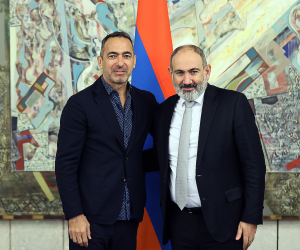 Pashinyan, Djorkaeff Discuss Developing Football in Armenia