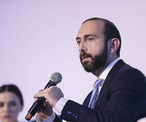 Արարատ Միրզոյանը հանդիպել է Համաշխարհային հայկական գագաթնաժողովի մասնակիցների հետ
