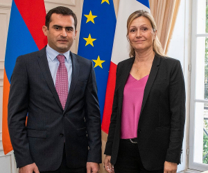 Armenian Parliament Deputy Speaker, French National Assembly President Meet in Paris