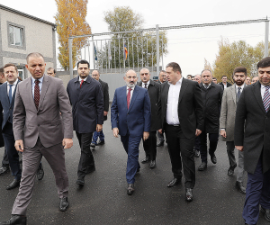 Премьер-министр Пашинян в Егварде присутствовал на церемонии открытия нового комбикормового завода