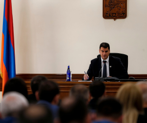 Մայրաքաղաքում ընթացքի մեջ են ամանորյա տոնական ձևավորման աշխատանքները