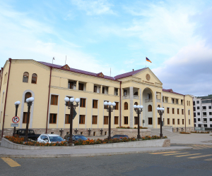 Arstakh State Minister Dismisses Five Ministers, Claims It's to Improve Government Functioning
