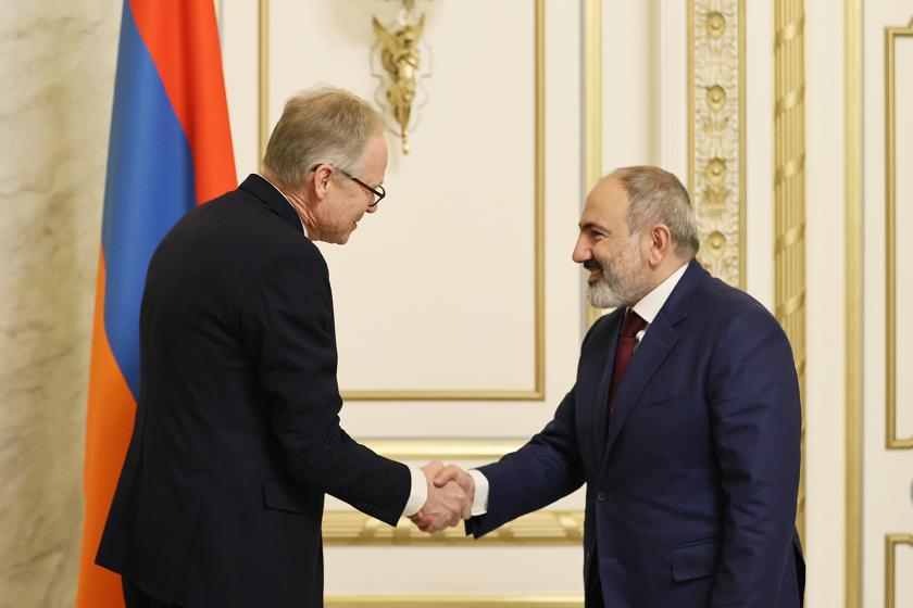 Pashinyan, EU Official Discuss Democratic Reforms in Armenia