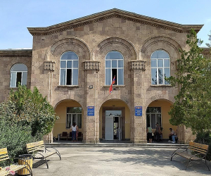 3 ամիս տևած բողոքի ակցիաներից հետո Արմավիրի քոլեջի տնօրենն ազատվել է աշխատանքից