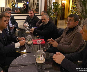 Artsakh President, ARF Reps Meet in Paris