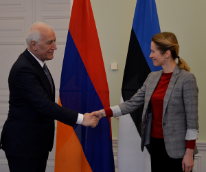 Armenian Prez, Estonian PM Discuss Space Travel