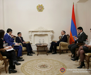 Министр ИД Республики Арцах встретился с секретарем Совета безопасности Армении