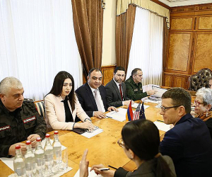 Ներքին գործերի նախարարն ընդունել է ՀՀ-ում Եվրամիության և ԱՄՆ դեսպանատան պատվիրակություններին