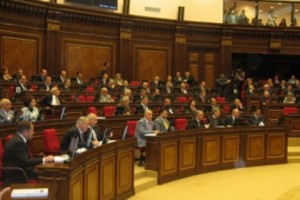 Проект решения об амнистии уже роздан депутатам НС