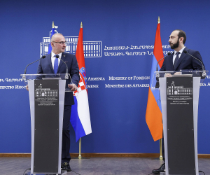 Արարատ Միրզոյանը պատասխանել է լրագրողների հարցերին Խորվաթիայի ԱԳ նախարար Գորդան Գրլիչ Ռադմանի հետ համատեղ մամուլի ասուլիսի ժամանակ
