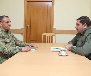 Սուրեն Պապիկյանն առանձնազրույցներ է ունեցել սպաների հետ․ ՊՆ