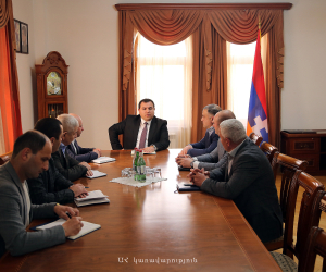 Արցախի պետնախարարը խորհրդակցություն է հրավիրել Ստեփանակերտի քաղաքապետի ու վարչակազմերի ղեկավարների մասնակցությամբ