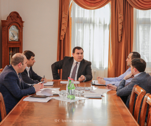 Արցախի պետնախարարի գլխավորությամբ քննարկվել է հումանիտար բեռների տեղափոխման կազմակերպումը