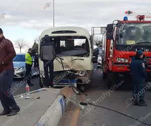 Վթարի է ենթարկվել  Կառավարության աշխատակազմին տեղափոխող ավտոբուսը. կան տուժածներ