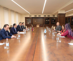Պաշտպանության նախարարն ընդունել է Ֆինլանդիայի դեսպանին