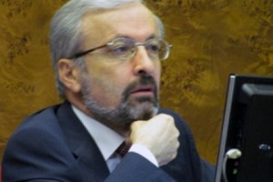 ՀԱԿ-ի եւ իշխանության փխրուն հավասարակշռությունը թյուրիմացաբար է անվանվում 
երկխոսություն