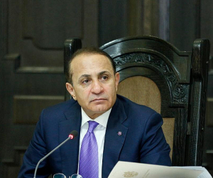 Նախկին վարչապետ Հովիկ Աբրահամյանից և նրան փոխկապակցված անձանցից  ապօրինի ծագում ունեցող գույքի բռնագանձման հայցադիմումը վարույթ է ընդունվել