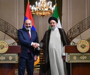 Премьер-министр Пашинян направил поздравительные послания Али Хаменеи и Эбрахиму Раиси по случаю Новруза