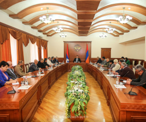 Արցախի պետնախարար Գուրգեն Ներսիսյանը հանդիպել է Հանրային խորհրդի անդամներին