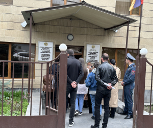 «Մեծ ակնկալիքներ չունենք». Ազատ գյուղի զորանոցում հրդեհից զոհվածների ծնողները հանդիպում են զինդատախազին