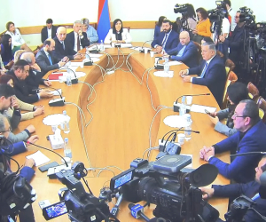 Մարդու իրավունքների պաշտպանության և հանրային հարցերի մշտական հանձնաժողովի արտահերթ նիստ. ուղիղ